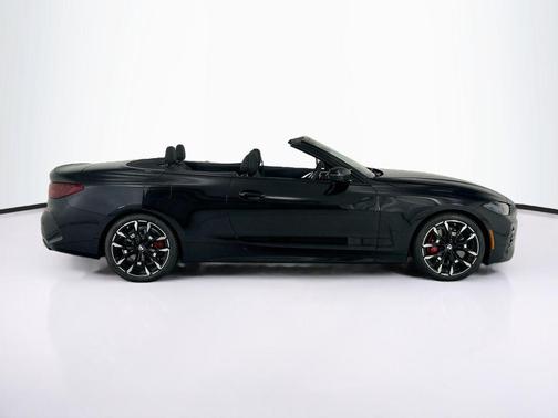 Black Sapphire Metallic 2027 BMW M440 i