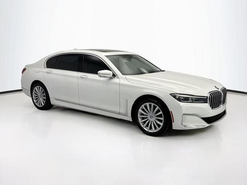 Alpine White 2020 BMW 740 i