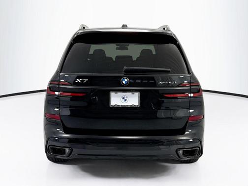 Black Sapphire Metallic 2027 BMW X7 xDrive40i