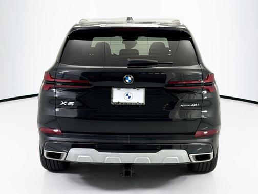 Black Sapphire Metallic 2024 BMW X5 xDrive40i