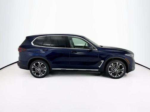 Tanzanite Blue II Metallic 2026 BMW X5 xDrive40i