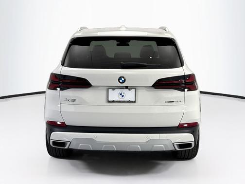 Alpine White 2026 BMW X5 sDrive40i