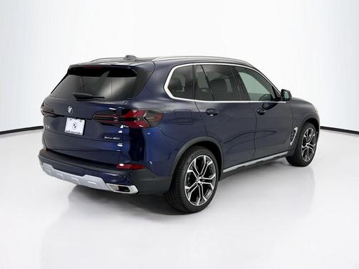 Tanzanite Blue II Metallic 2026 BMW X5 xDrive40i