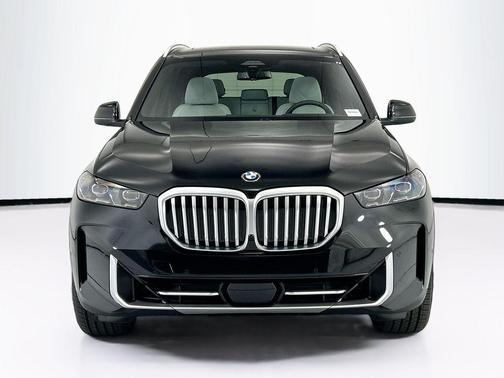 Black Sapphire Metallic 2026 BMW X5 sDrive40i
