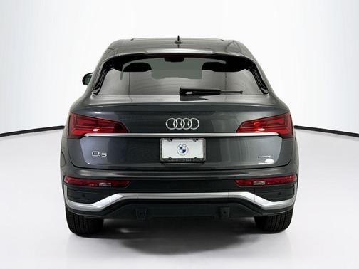 Daytona Gray Pearl Effect 2025 Audi Q5 45 S line quattro Premium