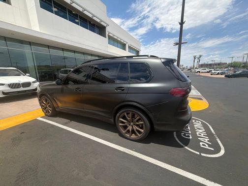Carbon Black Metallic 2021 BMW X7 M50i