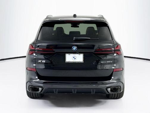 Black Sapphire Metallic 2026 BMW X5 PHEV xDrive50e