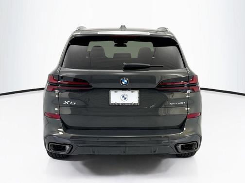 Gray Metallic 2026 BMW X5 xDrive40i
