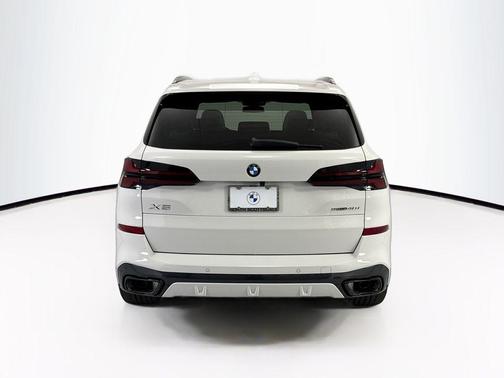 Alpine White 2026 BMW X5 sDrive40i