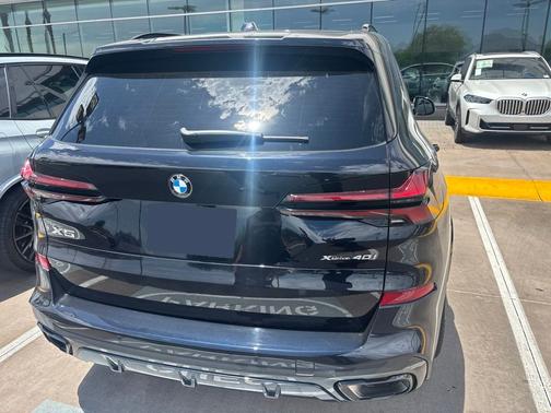 Carbon Black Metallic 2025 BMW X5 xDrive40i