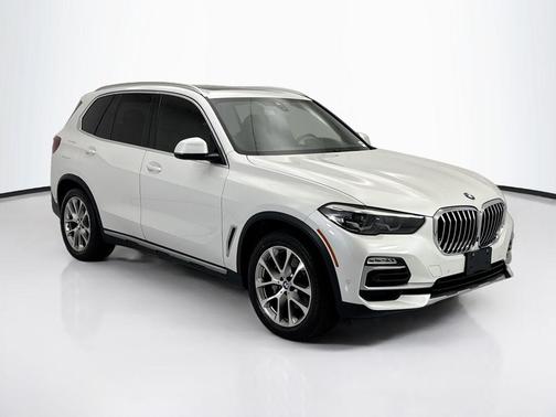 Mineral White Metallic 2021 BMW X5 sDrive40i