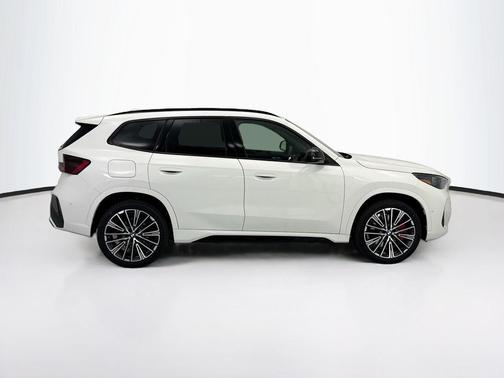 Alpine White 2026 BMW X1 xDrive28i