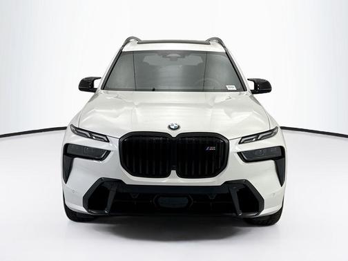 Mineral White Metallic 2027 BMW X7 M60i