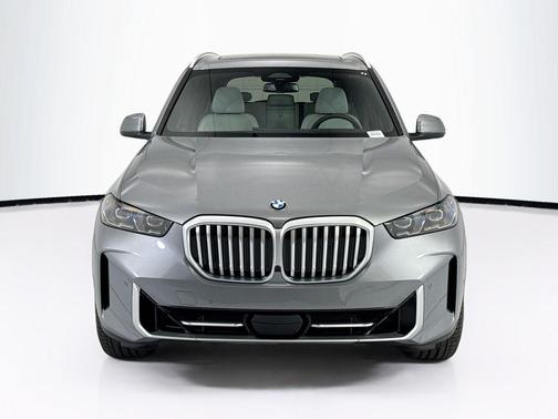 Gray Metallic 2026 BMW X5 xDrive40i