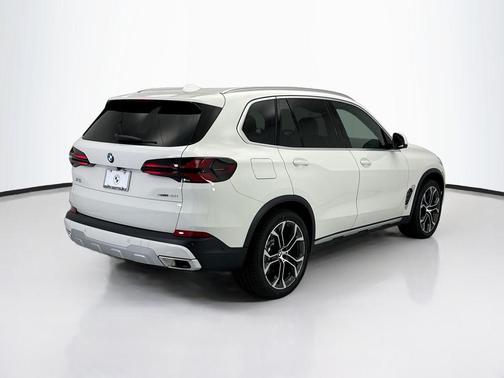 Alpine White 2026 BMW X5 sDrive40i