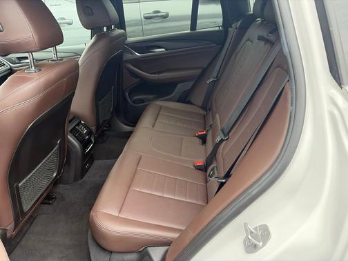 Mineral White Metallic 2022 BMW X3 sDrive30i