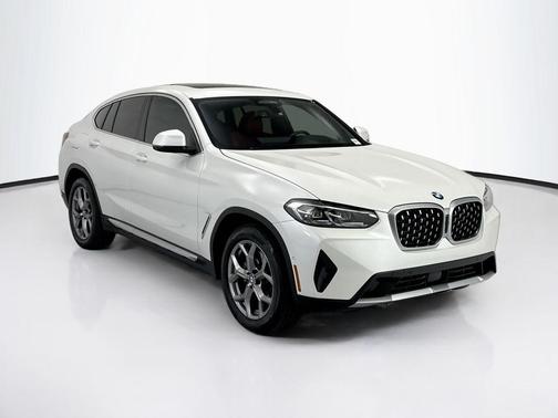 Mineral White Metallic 2024 BMW X4 xDrive30i