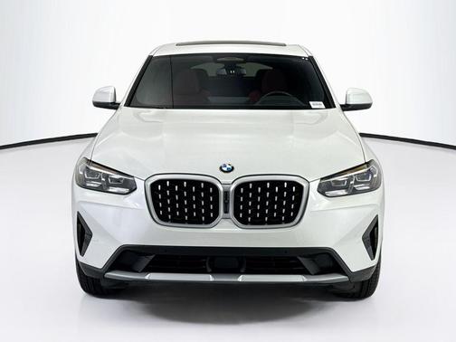 Mineral White Metallic 2024 BMW X4 xDrive30i