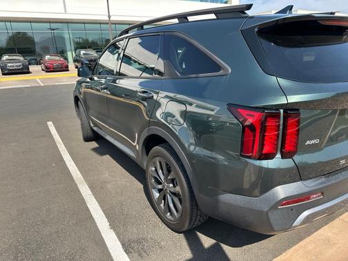 Green 2022 Kia Sorento X-Line EX