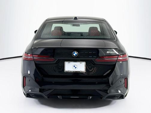Black Sapphire Metallic 2027 BMW 530 i