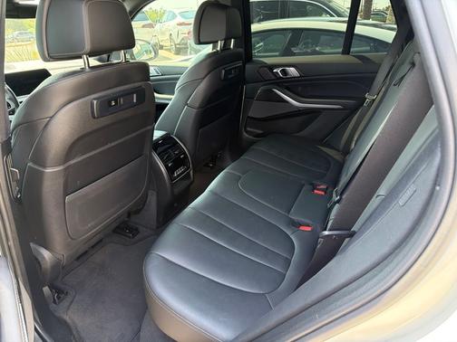 Alpine White 2021 BMW X5 M50i
