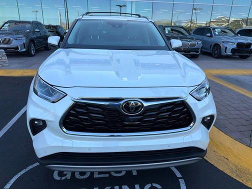 Blizzard Pearl 2021 Toyota Highlander Platinum