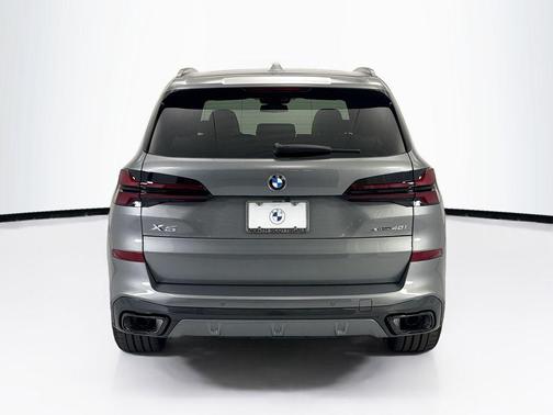 Gray Metallic 2026 BMW X5 xDrive40i