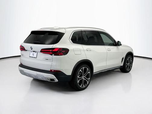 Alpine White 2026 BMW X5 sDrive40i