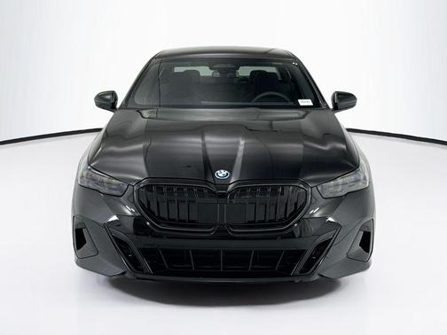 Black Sapphire Metallic 2027 BMW 550e 550E XDRIVE