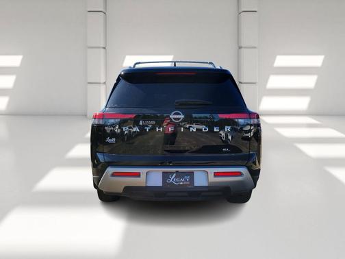 2024 Nissan Pathfinder SL FWD