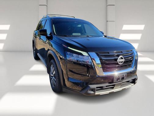 2024 Nissan Pathfinder SL FWD
