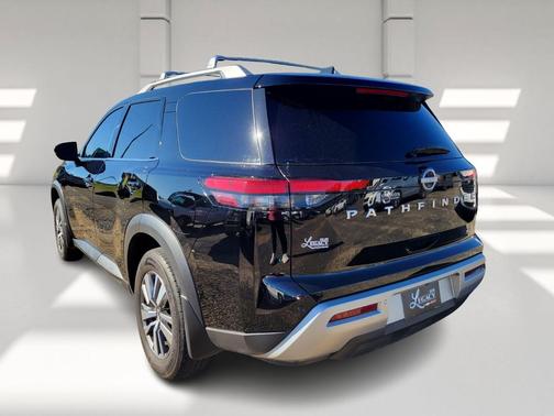 2024 Nissan Pathfinder SL FWD