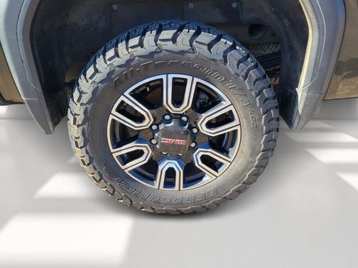 2023 GMC Sierra 2500 AT4