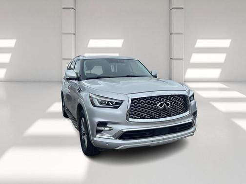 2022 INFINITI QX80 Luxe