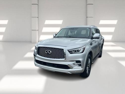 2022 INFINITI QX80 Luxe