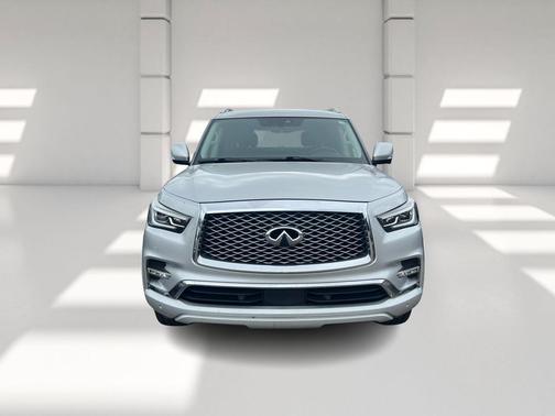 2022 INFINITI QX80 Luxe