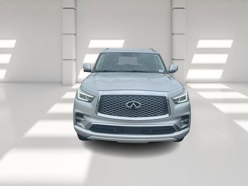 2022 INFINITI QX80 Luxe