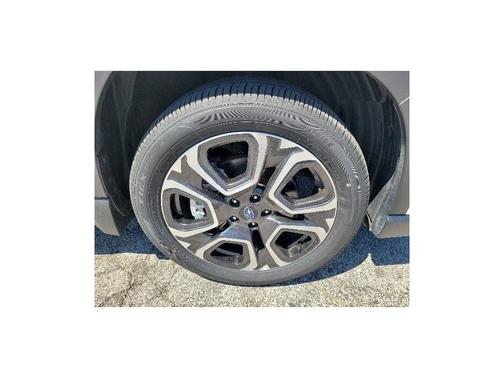Crystal White Pearl 2025 Subaru Ascent Limited