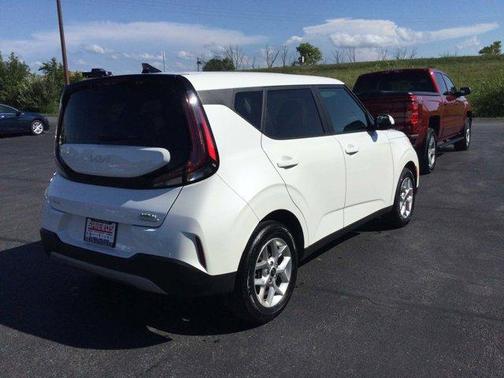 2024 Kia Soul LX