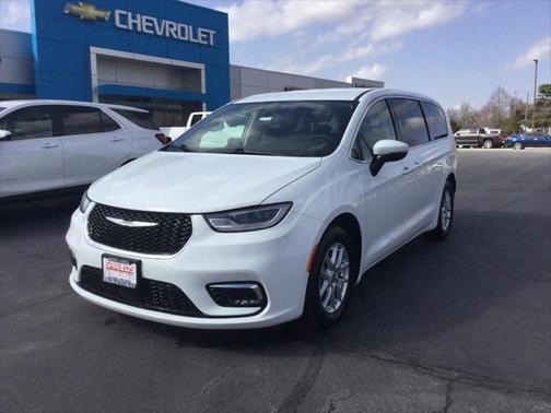 2023 Chrysler Pacifica Touring-L
