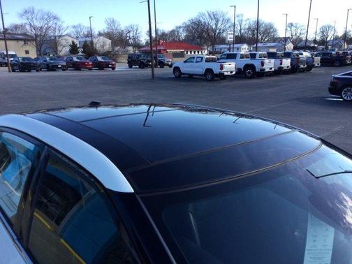 2023 Nissan Maxima SR