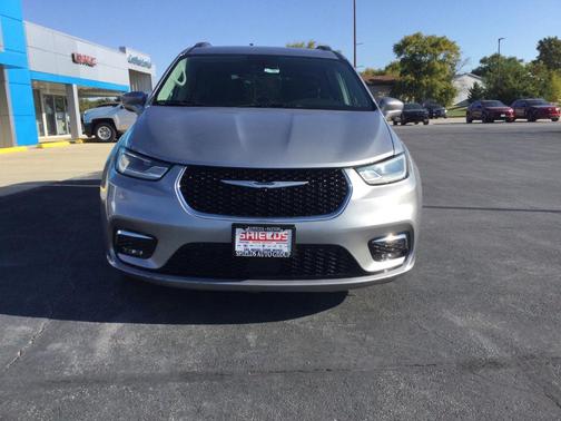 2021 Chrysler Pacifica Touring-L