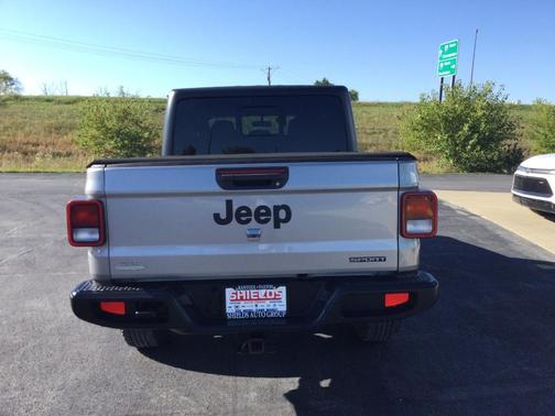 Gray 2020 Jeep Gladiator Sport