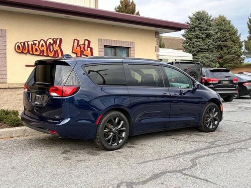 2019 Chrysler Pacifica Touring-L Plus