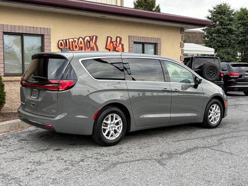 Ceramic Gray Clearcoat 2025 Chrysler Pacifica L