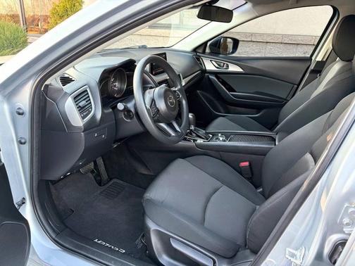 2018 Mazda Mazda3 Sport