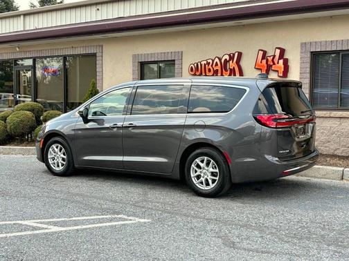 Gray (Granite Crystal Metallic) 2023 Chrysler Pacifica Touring L