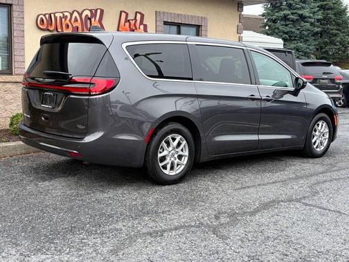 Gray (Granite Crystal Metallic) 2023 Chrysler Pacifica Touring L
