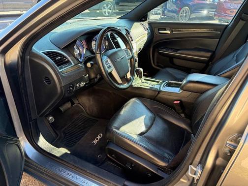 2011 Chrysler 300C Base