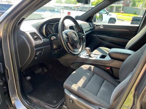 2019 Jeep Grand Cherokee Laredo